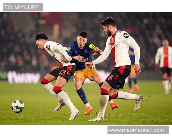 阿尔克马尔与阿拉木的激烈对决揭示足球战术与团队合作的魅力