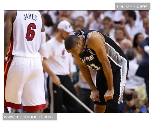 李根的篮球之路：从青涩少年到职业明星的成长故事