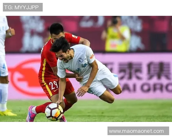 大连一方迎战亚泰争夺积分大战球迷期待精彩对决与激情时刻